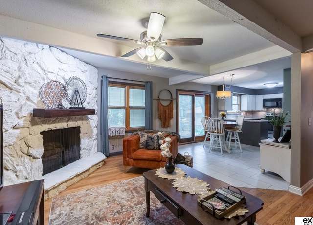 Property at 16024 Martha Cir, Omaha, NE 68130, 4 beds, 2.5 baths