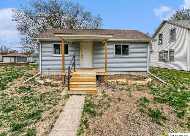 Property at 427 N School St, Wilber, NE 68465, 4 beds, 3 baths