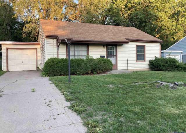Property at 500 S 41st St, Lincoln, NE 68510, 2 beds, 1 bath