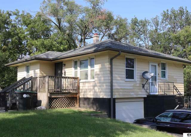 Property at 3901 N 40 St, Omaha, NE 68111, 2 beds, 1 bath