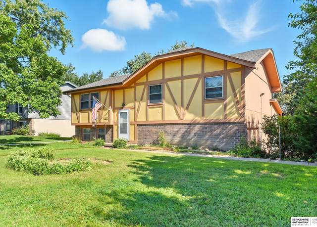 Property at 13304 Glenn St, Omaha, NE 68138, 3 beds, 2 baths