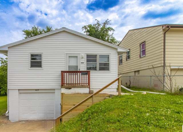 Property at 4655 Curtis Ave, Omaha, NE 68104, 3 beds, 0.5 baths