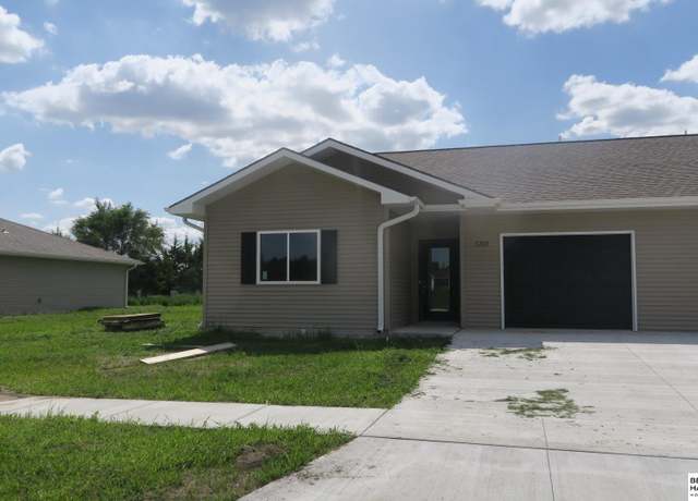 Property at 1701 Northland Dr, David City, NE 68632, 2 beds, 2 baths