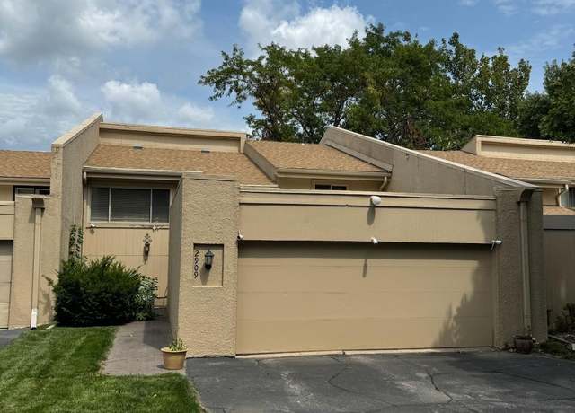 Property at 2909 S 160th Plz, Omaha, NE 68130, 3 beds, 2.5 baths