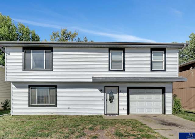 Property at 1623 N 19th St, Beatrice, NE 68310-9988, 3 beds, 1 bath