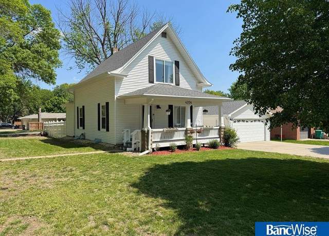 Property at 4204 S 49th St, Lincoln, NE 68506, 3 beds, 2 baths
