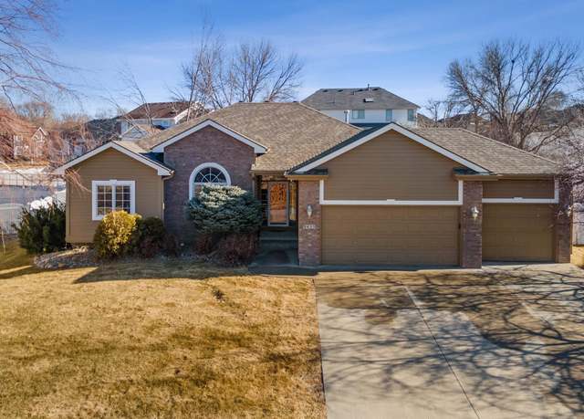 Property at 9425 Valley View Dr, La Vista, NE 68128, 4 beds, 3.5 baths