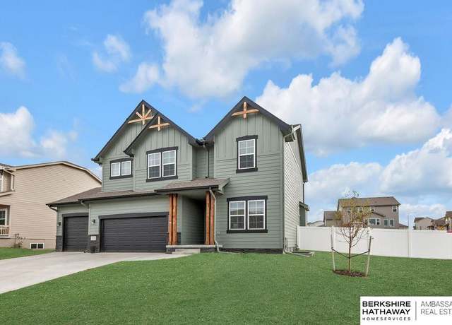 Property at 11013 Windward Ave, Papillion, NE 68046, 5 beds, 4 baths