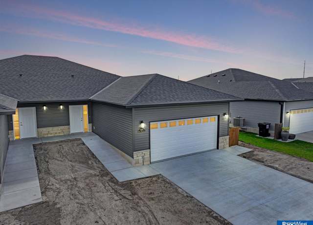 Property at 4820 N 35th St, Lincoln, NE 68504, 3 beds, 2 baths