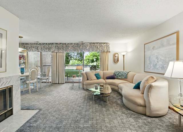 Property at 11937 Miracle Hills Dr #3, Omaha, NE 68154, 2 beds, 1 bath