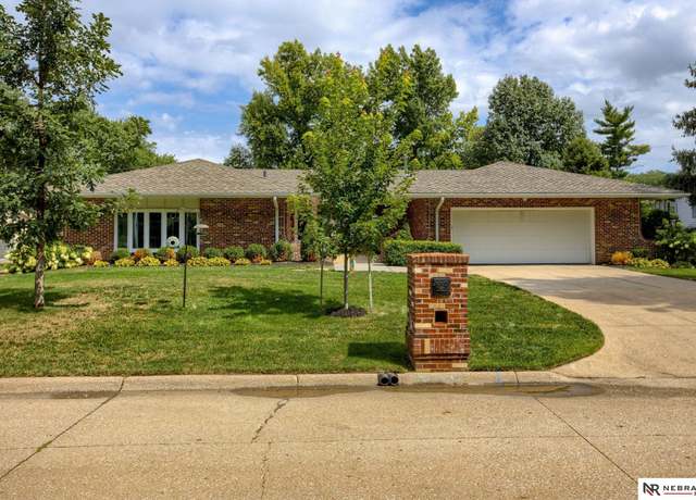 Property at 1937 S 111 St, Omaha, NE 68144, 5 beds, 3.5 baths