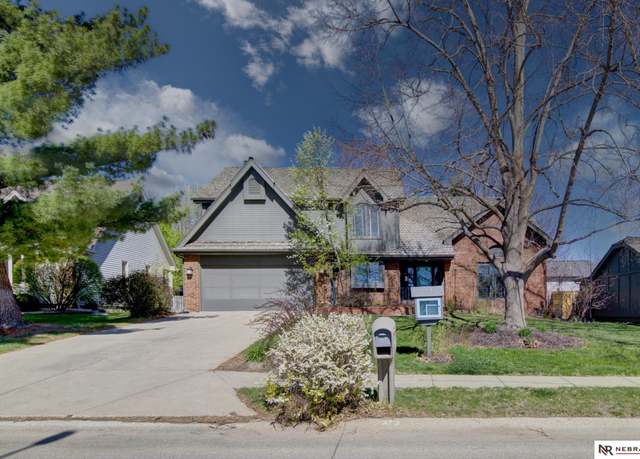 Property at 716 N 148th St, Omaha, NE 68154, 4 beds, 2.5 baths