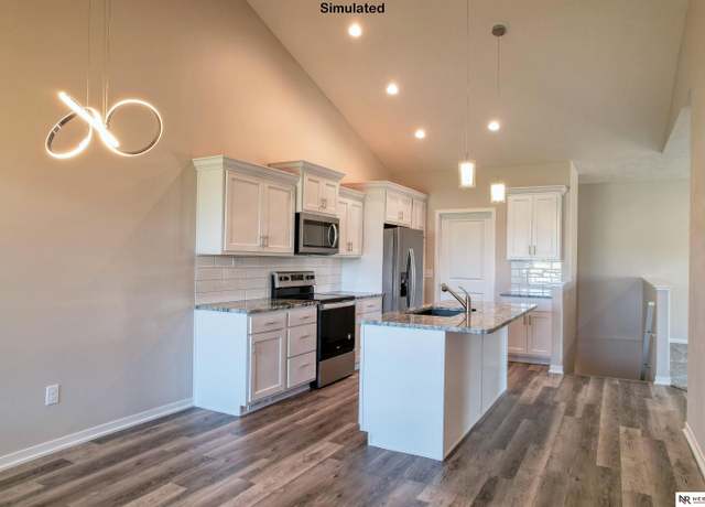 Property at 7021 Claystone Dr, Lincoln, NE 68521, 3 beds, 3 baths
