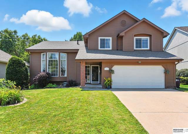 Property at 4410 North Branch Dr, Omaha, NE 68116, 3 beds, 2.5 baths