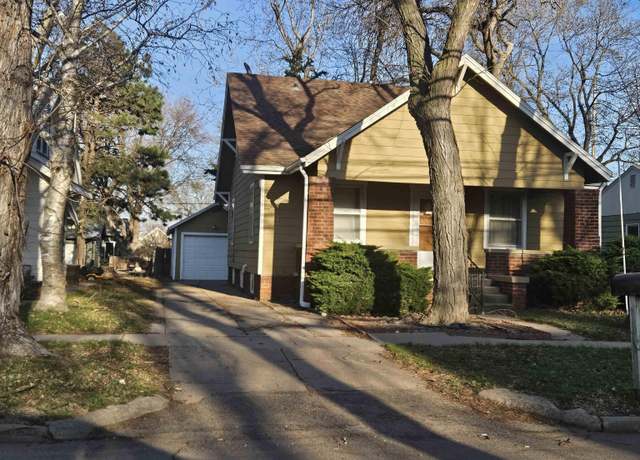 Property at 1408 N Saint Joseph Ave, Hastings, NE 68901, 3 beds, 2 baths