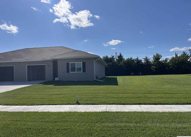 Property at 1681 Northland Dr, David City, NE 68632, 2 beds, 2 baths