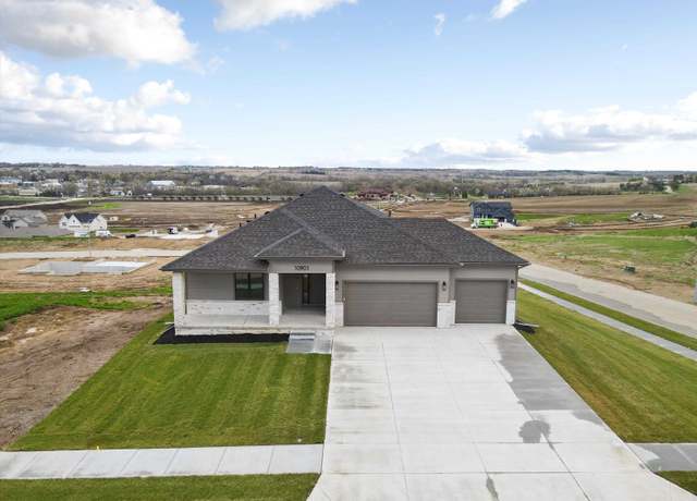 Property at 10901 N 161 St, Bennington, NE 68007, 5 beds, 3.5 baths