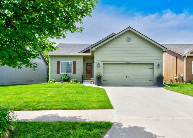 Property at 5060 N 165 St, Omaha, NE 68116, 2 beds, 2.5 baths