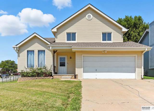 Property at 8412 Read St, Omaha, NE 68122, 3 beds, 2 baths