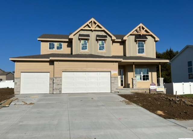 Property at 19914 Tyler St, Omaha, NE 68135, 4 beds, 2.5 baths