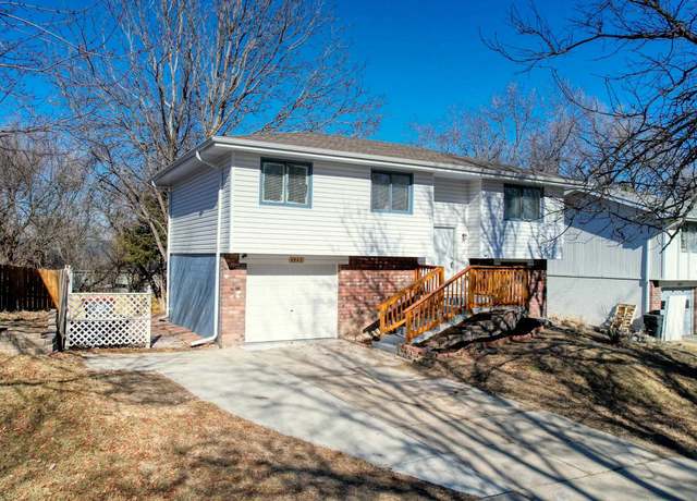 Property at 4940 W Saint Paul Ave, Lincoln, NE 68524, 3 beds, 2 baths