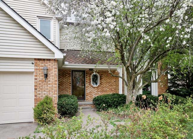 Property at 807 N 148th Ave, Omaha, NE 68154, 4 beds, 2.5 baths