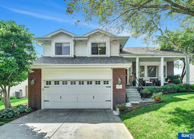 Property at 5327 Elk Ridge Rd, Lincoln, NE 68516, 3 beds, 2.5 baths