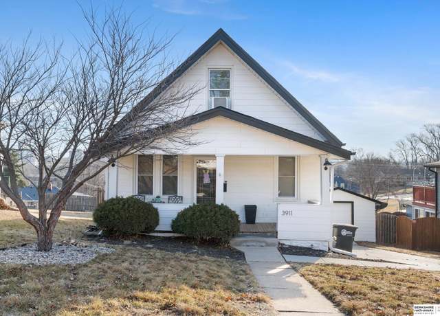 Property at 3911 S 34th St, Omaha, NE 68107, 2 beds, 1 bath