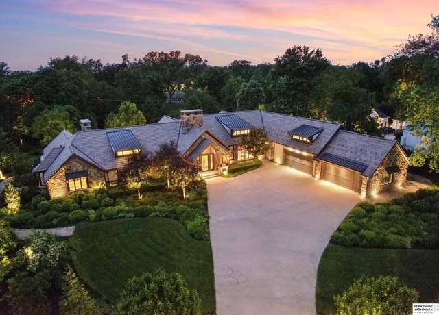 Property at 840 Loveland Dr, Omaha, NE 68114, 5 beds, 5.5 baths