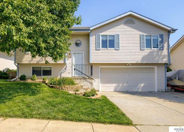 Property at 5340 W Madison Ave, Lincoln, NE 68524, 3 beds, 3 baths