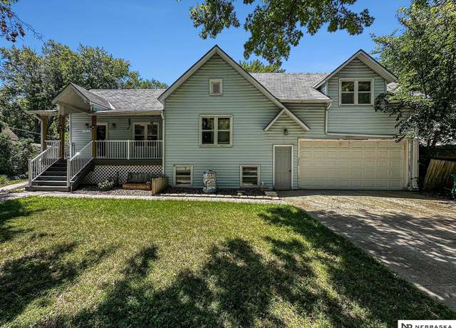 Property at 2513 N 63rd St, Lincoln, NE 68507, 4 beds, 3 baths