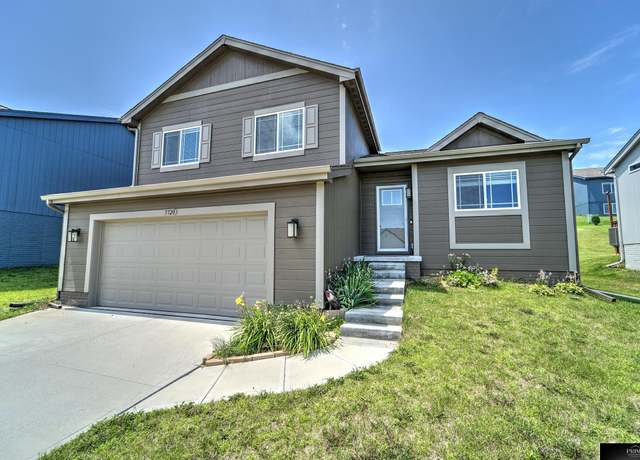 Property at 7720 N 108 St, Omaha, NE 68142, 3 beds, 2 baths