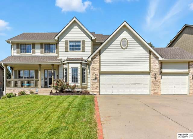 Property at 19350 Patterson St, Omaha, NE 68135, 4 beds, 3.5 baths