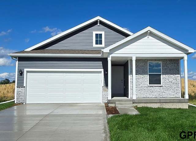Property at 11852 S 115th St, Papillion, NE 68046, 4 beds, 3 baths