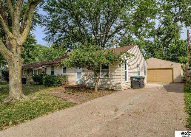 Property at 7622 Sherman Dr, Omaha, NE 68134, 3 beds, 2 baths