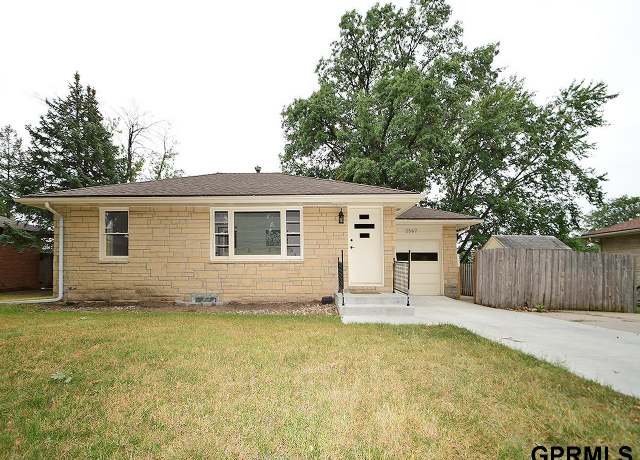 Property at 2567 Kessler Blvd, Lincoln, NE 68502, 4 beds, 2 baths