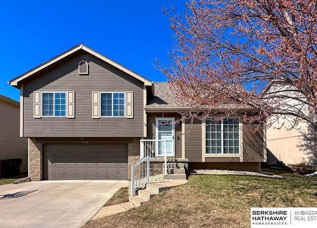 Property at 5758 S 188th St, Omaha, NE 68135, 3 beds, 2 baths