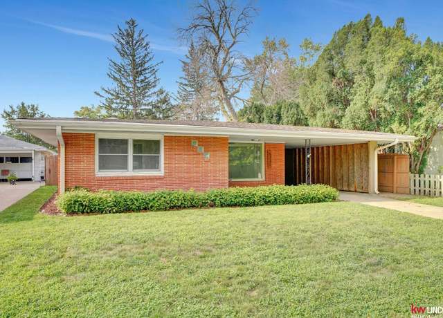 Property at 6231 Gladstone St, Lincoln, NE 68507, 3 beds, 1 bath