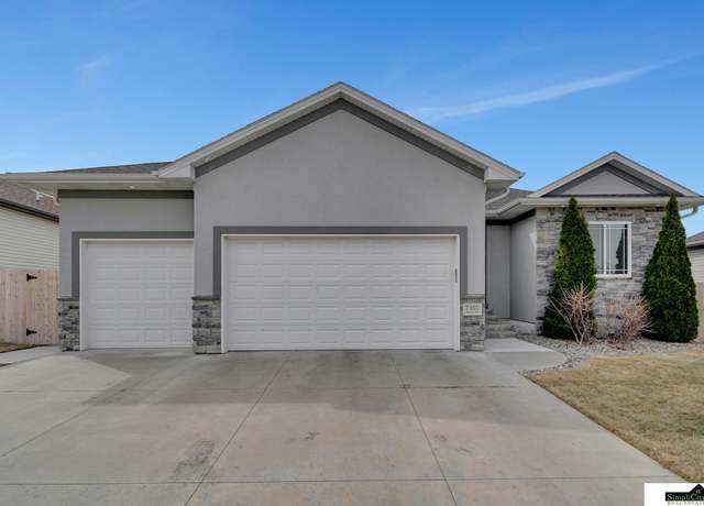 Property at 7355 Rachel Rd, Lincoln, NE 68516, 5 beds, 3 baths