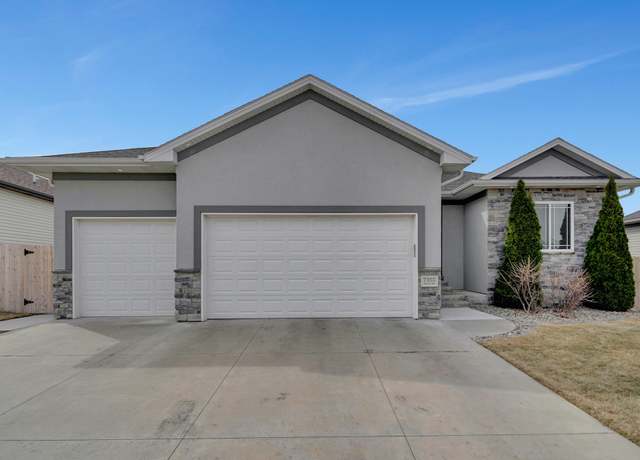 Property at 7355 Rachel Rd, Lincoln, NE 68516, 5 beds, 3 baths