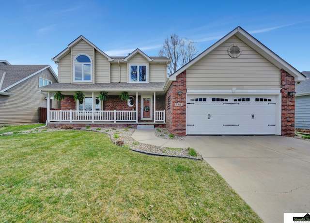 Property at 7701 Erin Ct, Lincoln, NE 68507, 4 beds, 3.5 baths