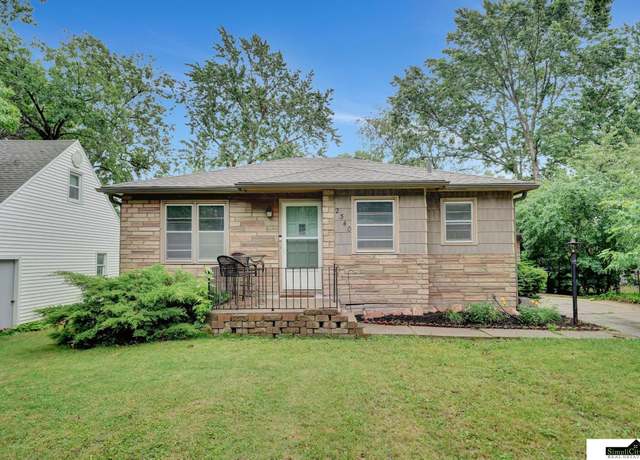 Property at 2340 S 36th St, Lincoln, NE 68506, 2 beds, 1 bath