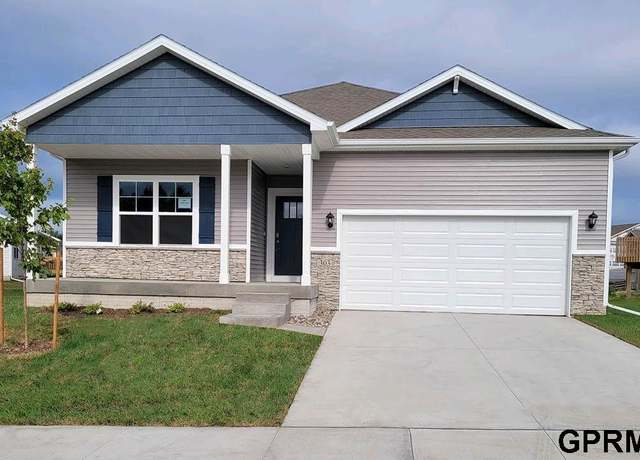 Property at 7229 S 205th St, Gretna, NE 68028, 4 beds, 3 baths