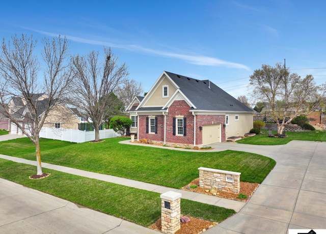 Property at 8420 Augusta Dr, Lincoln, NE 68526, 3 beds, 2.5 baths