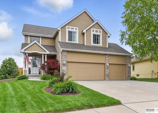 Property at 14729 Crown Point Ave, Omaha, NE 68116, 4 beds, 3.5 baths