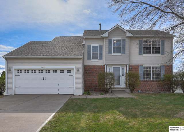 Property at 9617 Amy Cir, La Vista, NE 68128, 4 beds, 2.5 baths