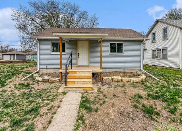 Property at 427 N School St, Wilber, NE 68465, 4 beds, 3 baths