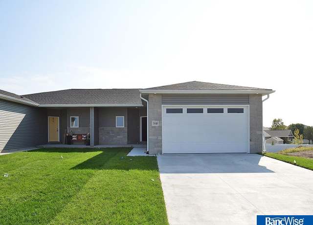 Property at 5940 Loxton St, Lincoln, NE 68526, 4 beds, 3 baths