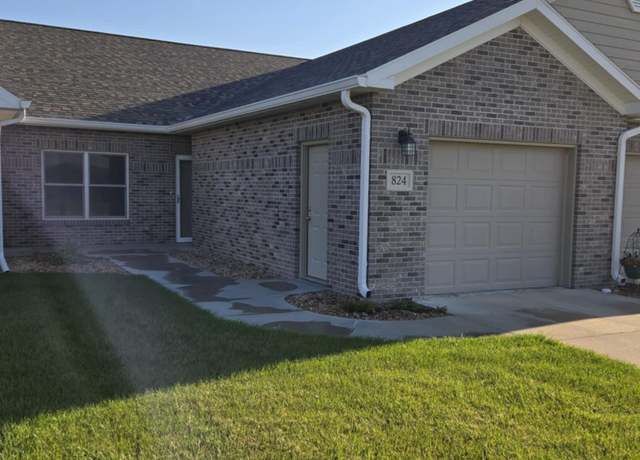 Property at 824 Meadow St, Beatrice, NE 68310, 2 beds, 1 bath