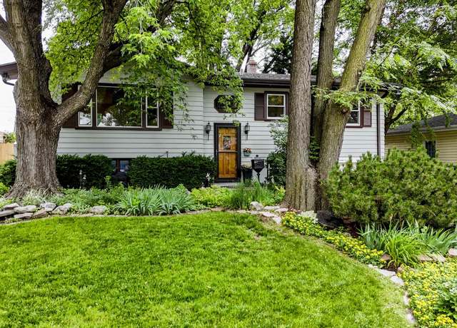 Property at 3705 S 75th St, Omaha, NE 68124, 3 beds, 2 baths
